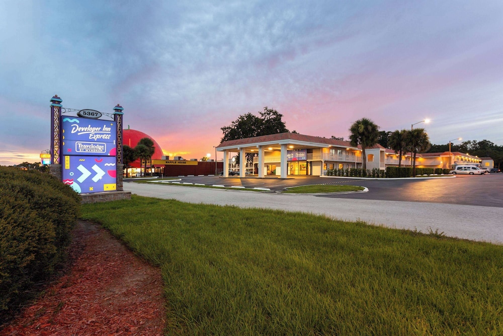 Travelodge by Wyndham Orlando Lake Buena Vista South in KISSIMMEE - FL