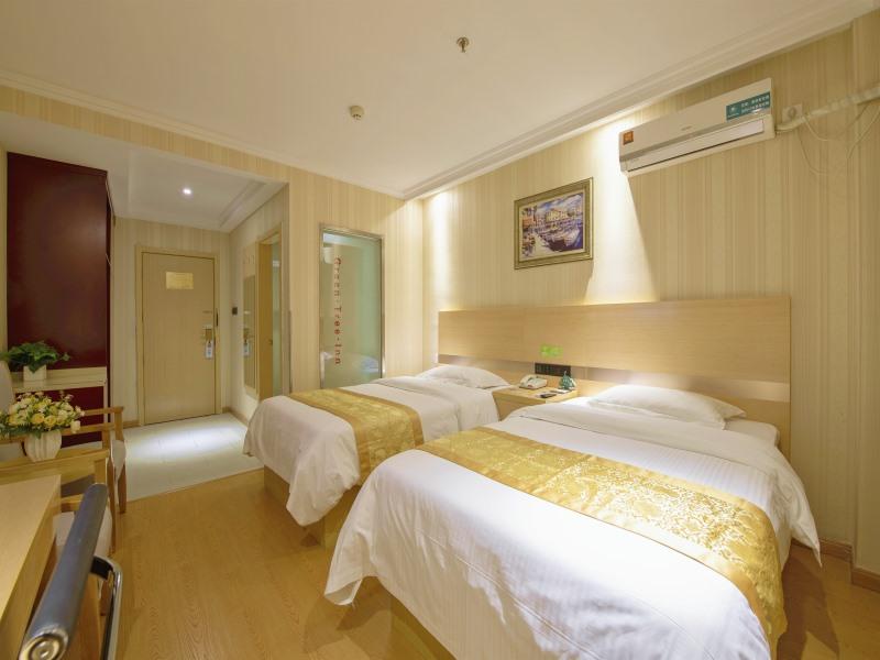 GreenTree Inn Jiangsu Zhenjiang Danyang Development Zone Municipal Government Business Hotel 15/30