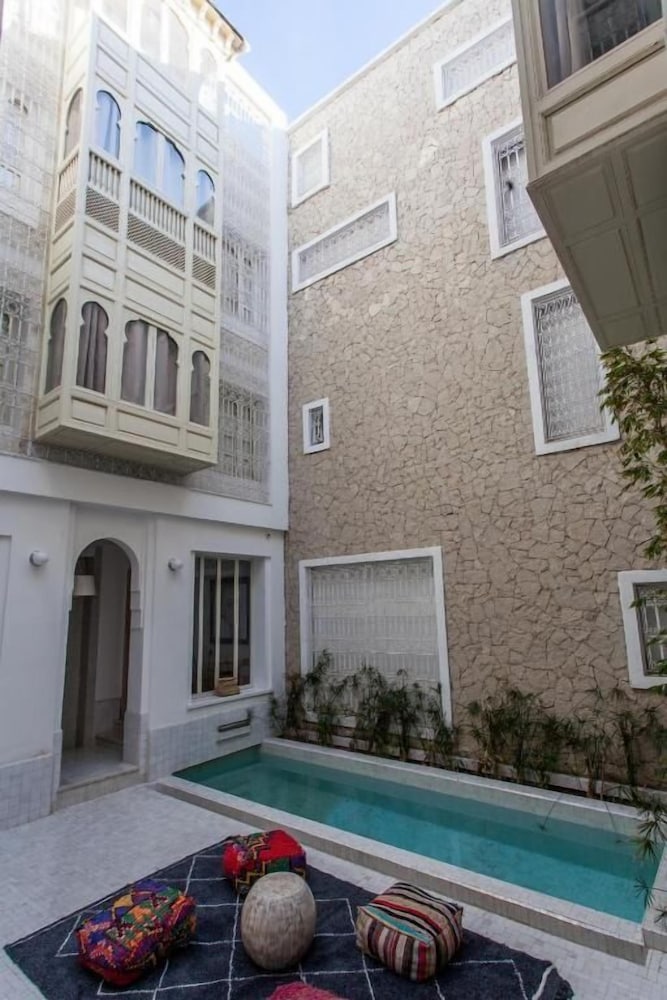 Bck Art Riad 33/43