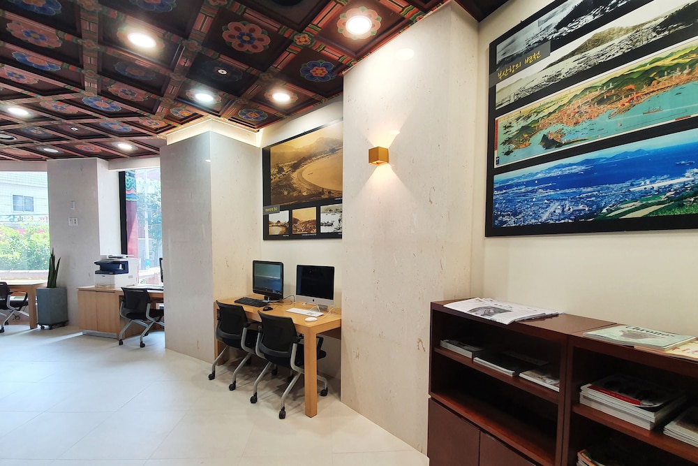 Commodore Hotel Busan 45/62