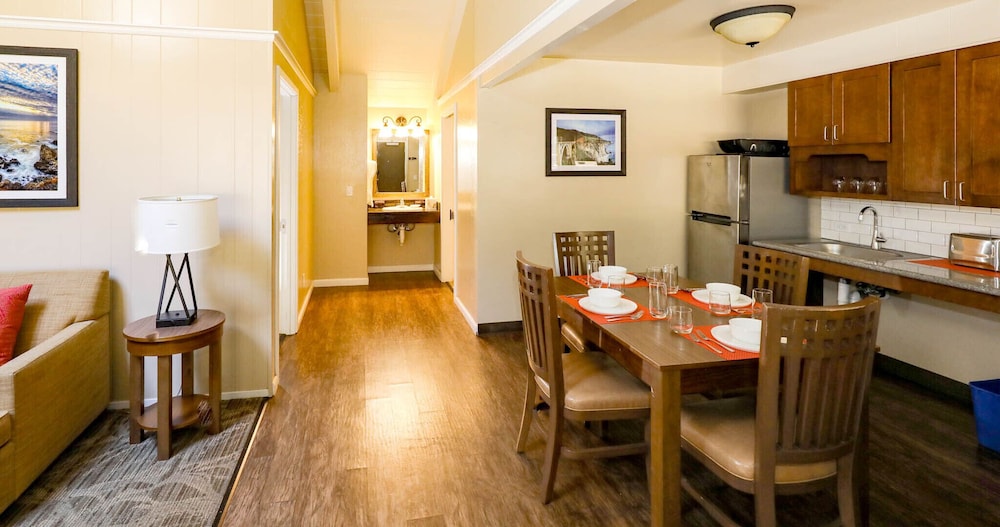 Big Sur Lodge 49/67