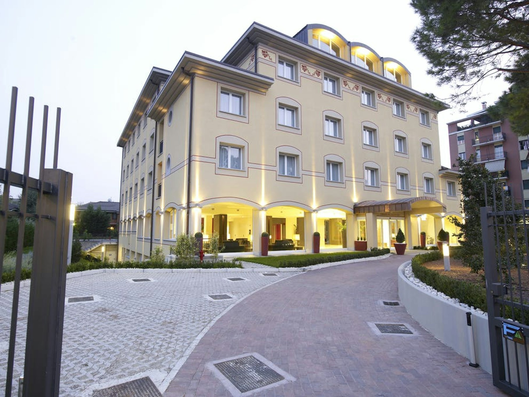 Virginia Palace Hotel 56/61