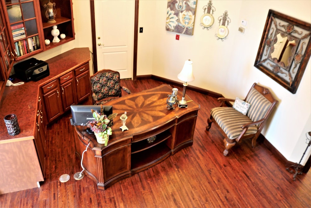 Bradford House Bed & Breakfast 44/54
