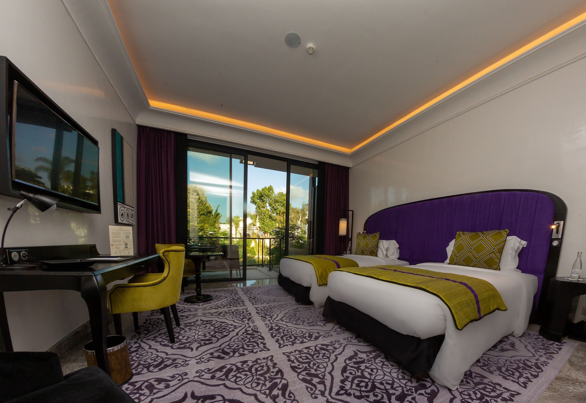 PREMIUM, TWIN BEDS