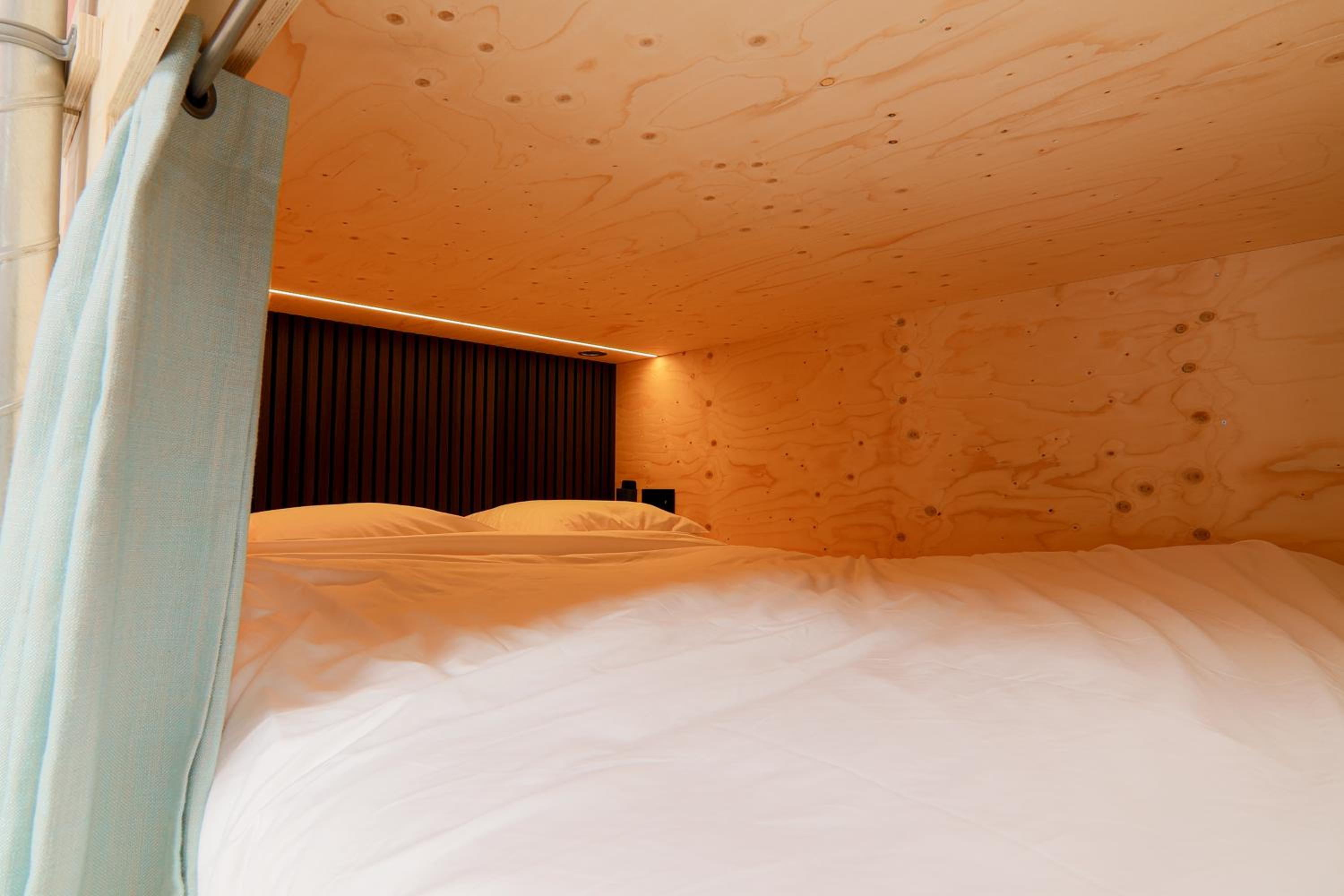 PJs Hostel 8/32