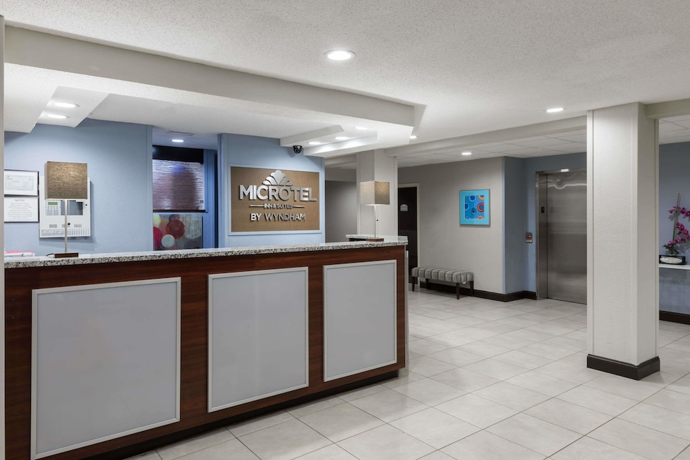 Microtel Inn & Suites by Wyndham Greenville / Woodruff Rd 7/28