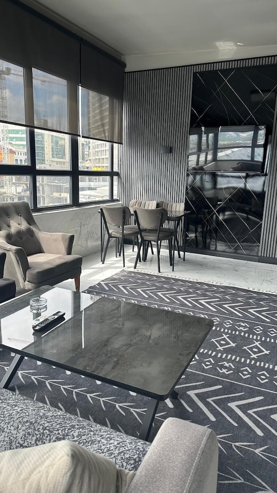 Heraldic Room Hotel 25/50
