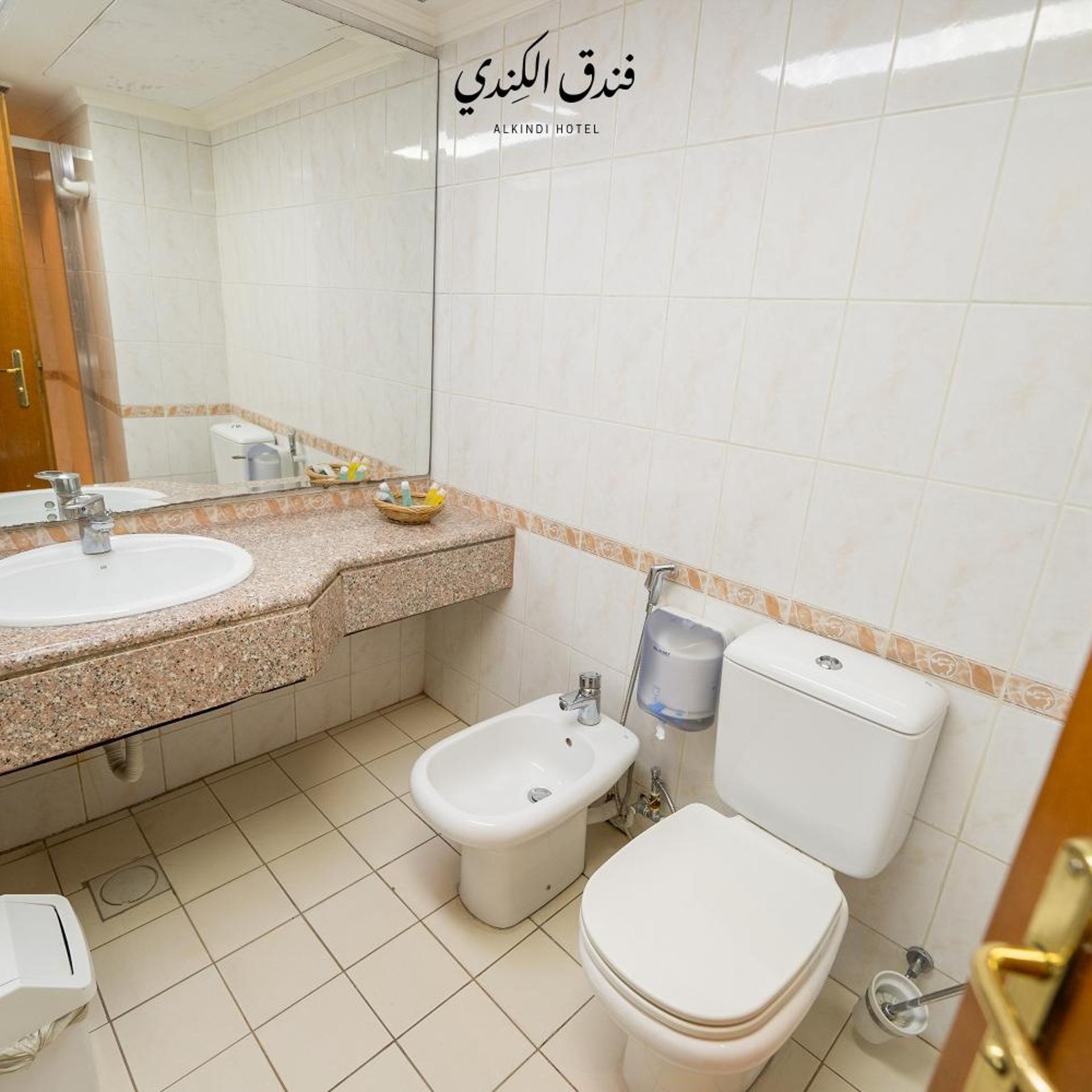 Kindi Suites Hotel 35/37