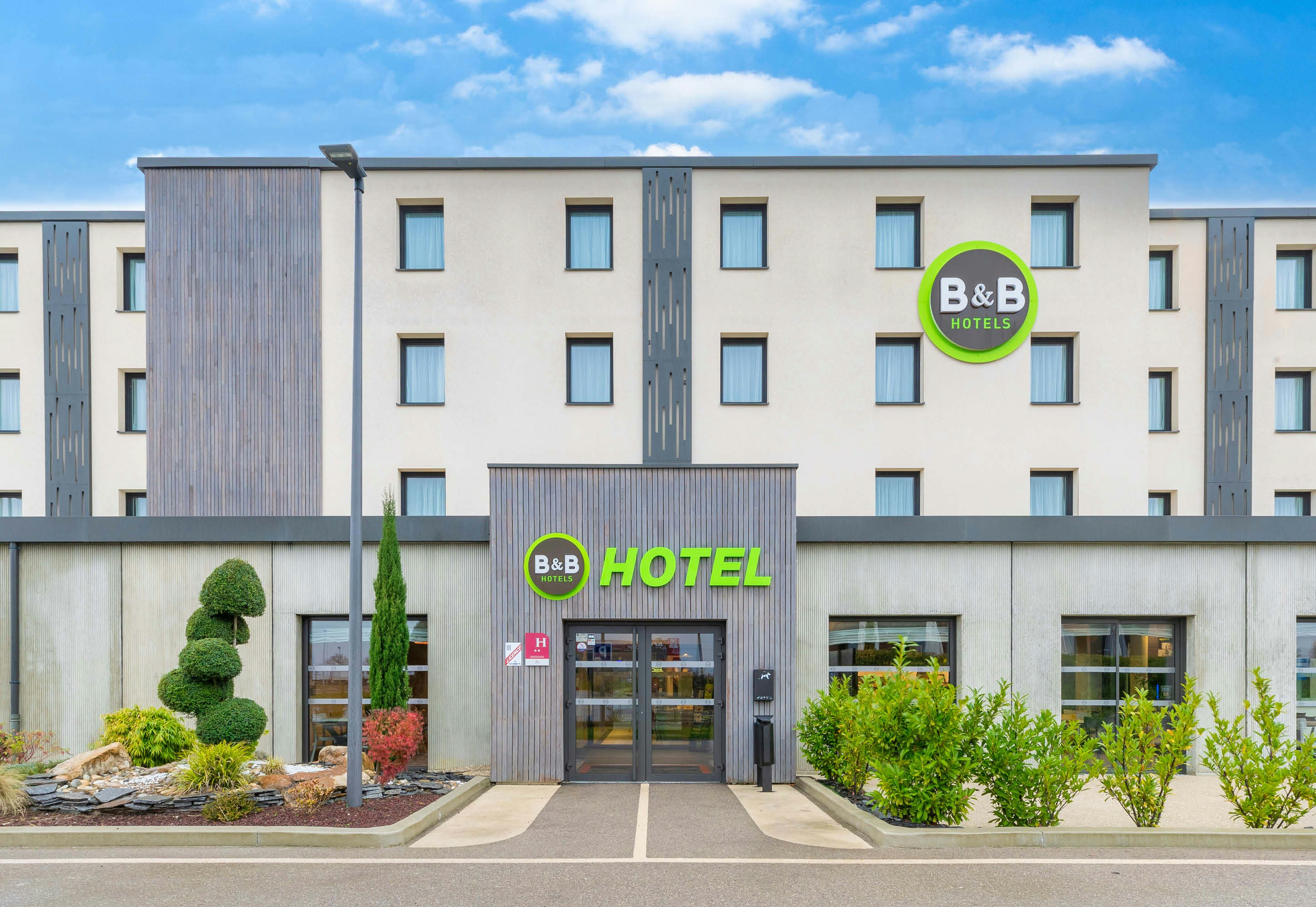 B&B Hotel Troyes Magasins d usine in Lavau (Aube)