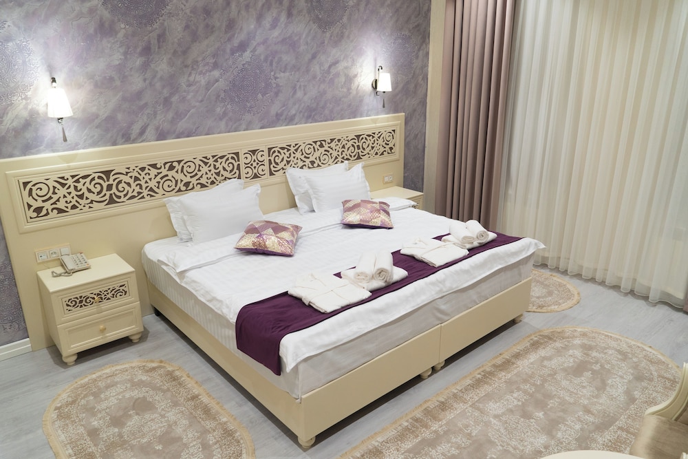 Silk Road Empire Hotel 17/50