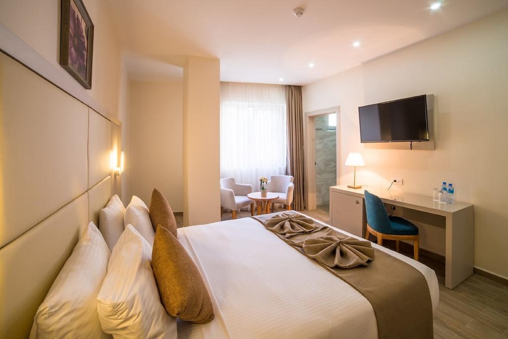 Twin Room H