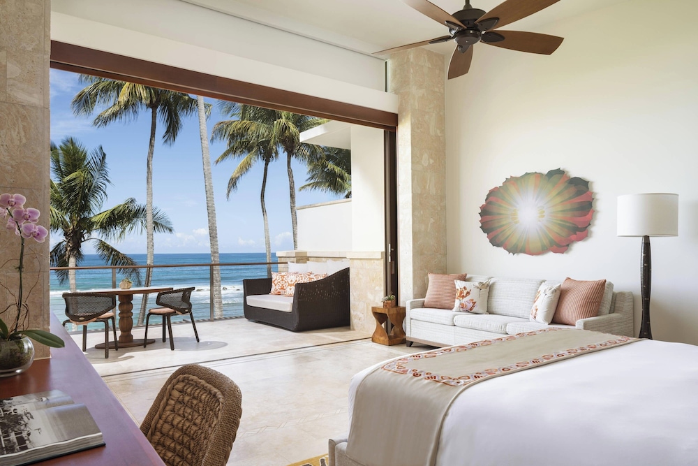 East, Beach, Reserve, King Bed, Sofa