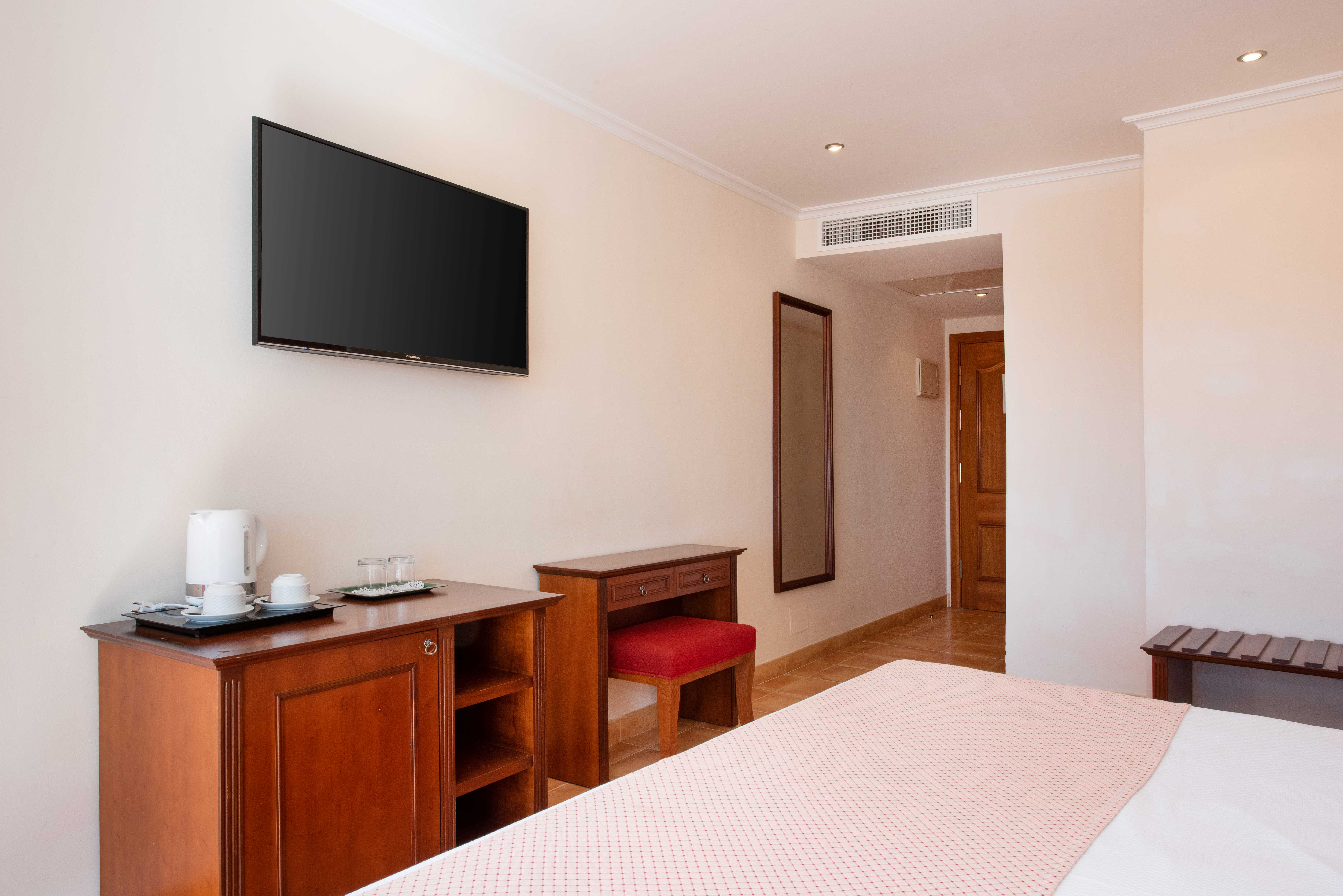 غرفة قياسية بسرير مزدوج، Valentin Star Menorca - Adults Only 2/5