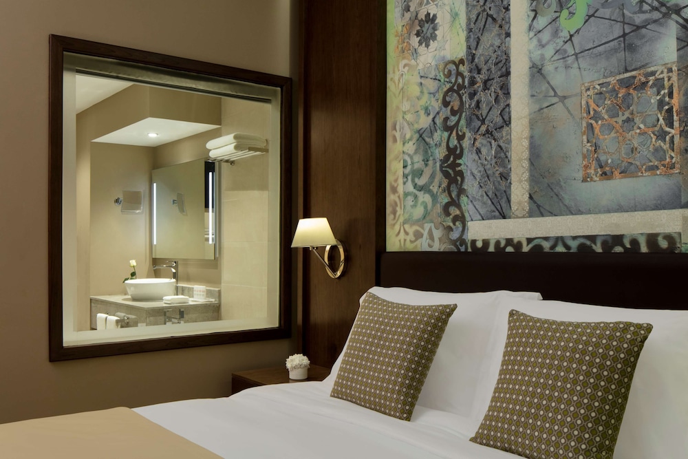 RADISSON BLU HOTEL, SOHAR 16/72