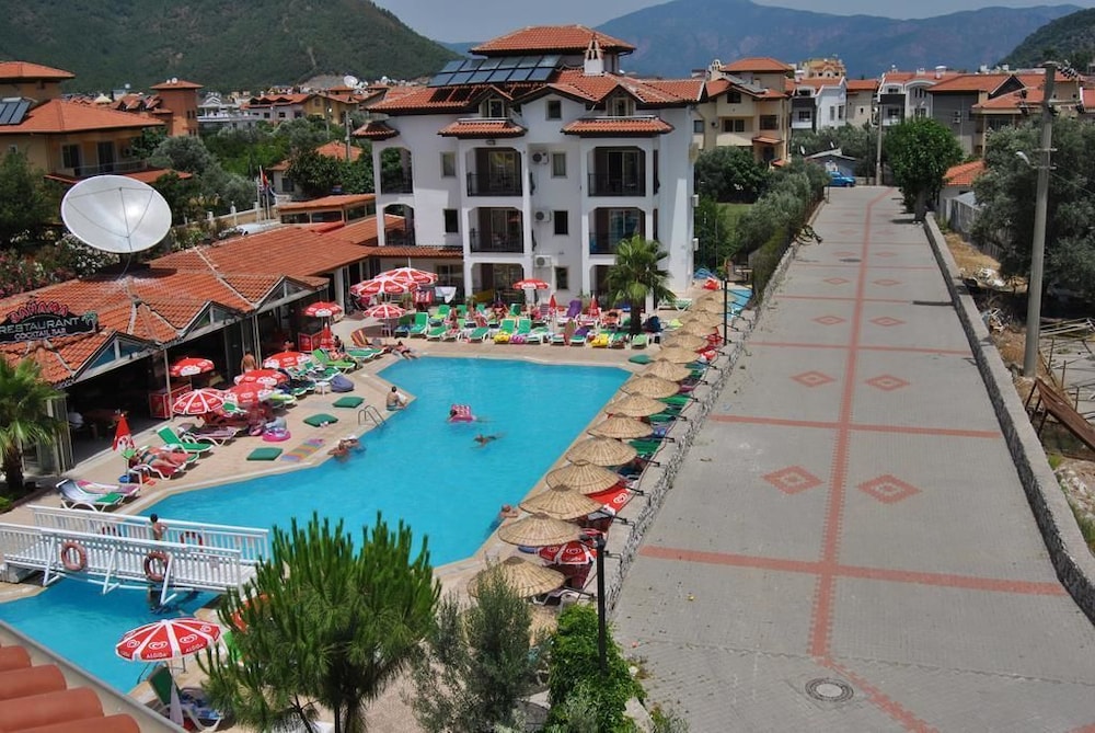 Club Ekinci Palace 25/29