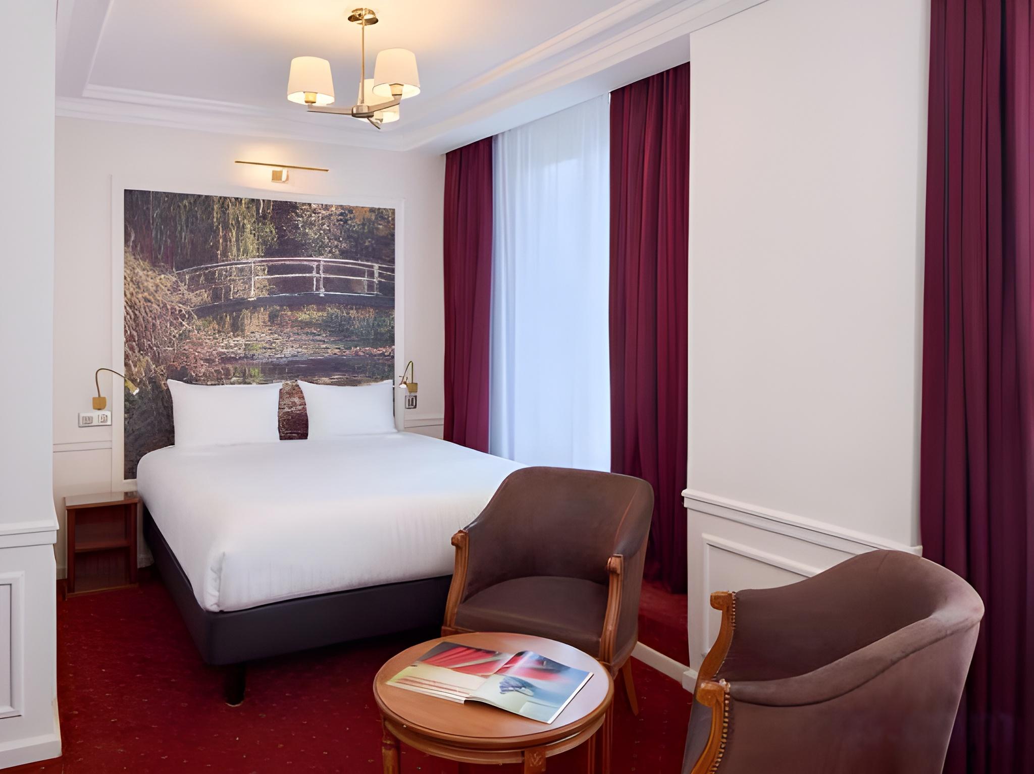 Superior, Triple, 1 Queen and 3 Single Beds