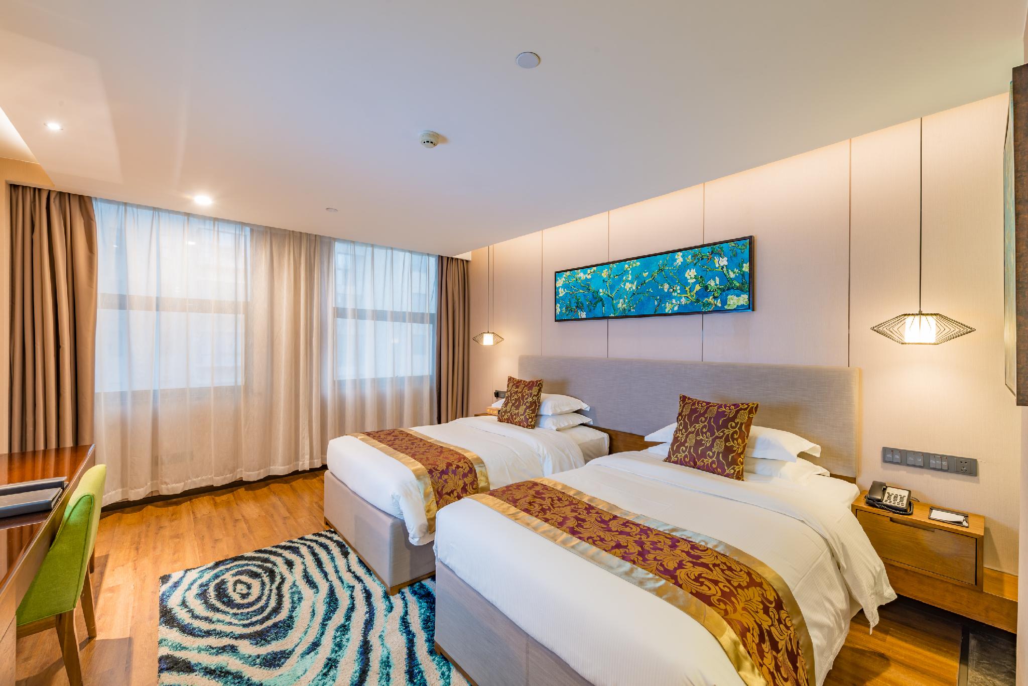 Exquisite, Twin Beds