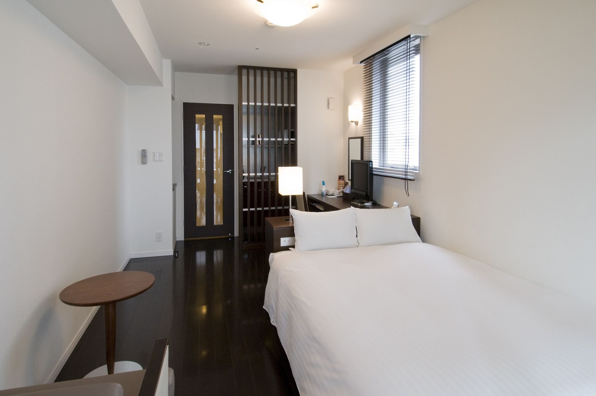 ROOM, DOUBLE BED