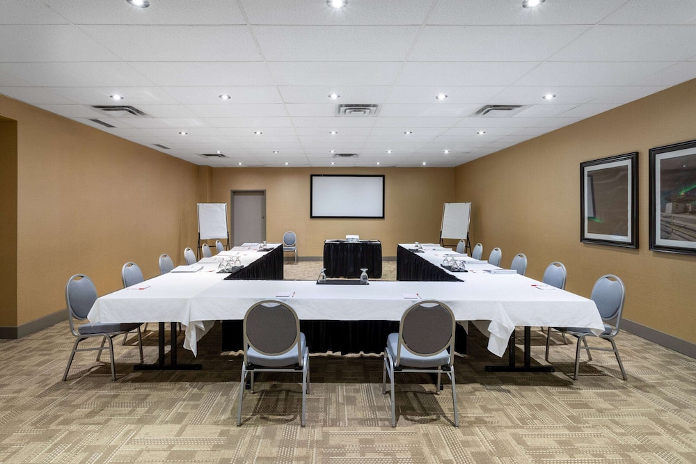 Ramada By Wyndham Northern Grand Hotel Conference Centre 47/58