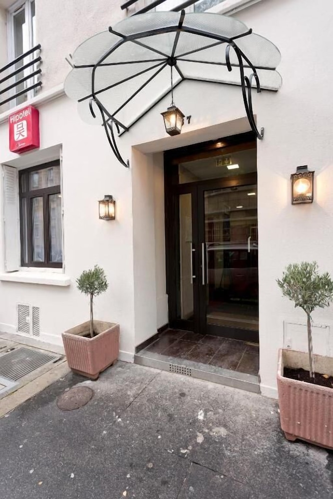 Hipotel Pere Lachaise Hotel 5/60