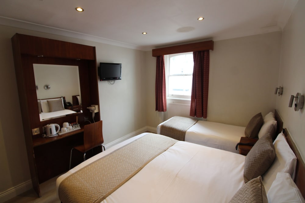 Wedgewood Hotel 31/66