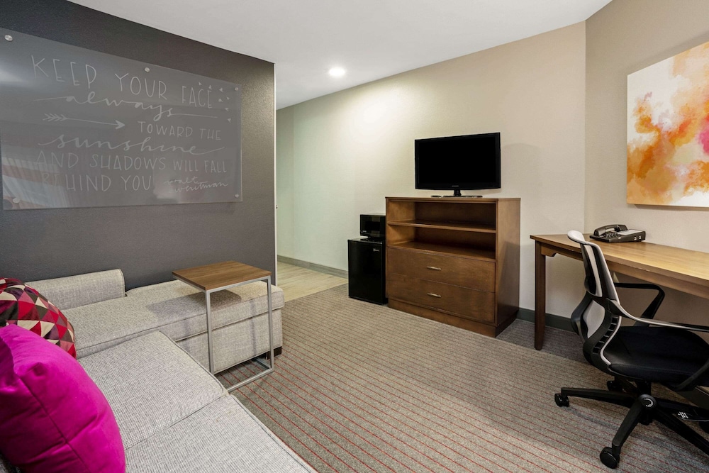 La Quinta Inn And Suites By Wyndham Seattle Federal Way 41/49