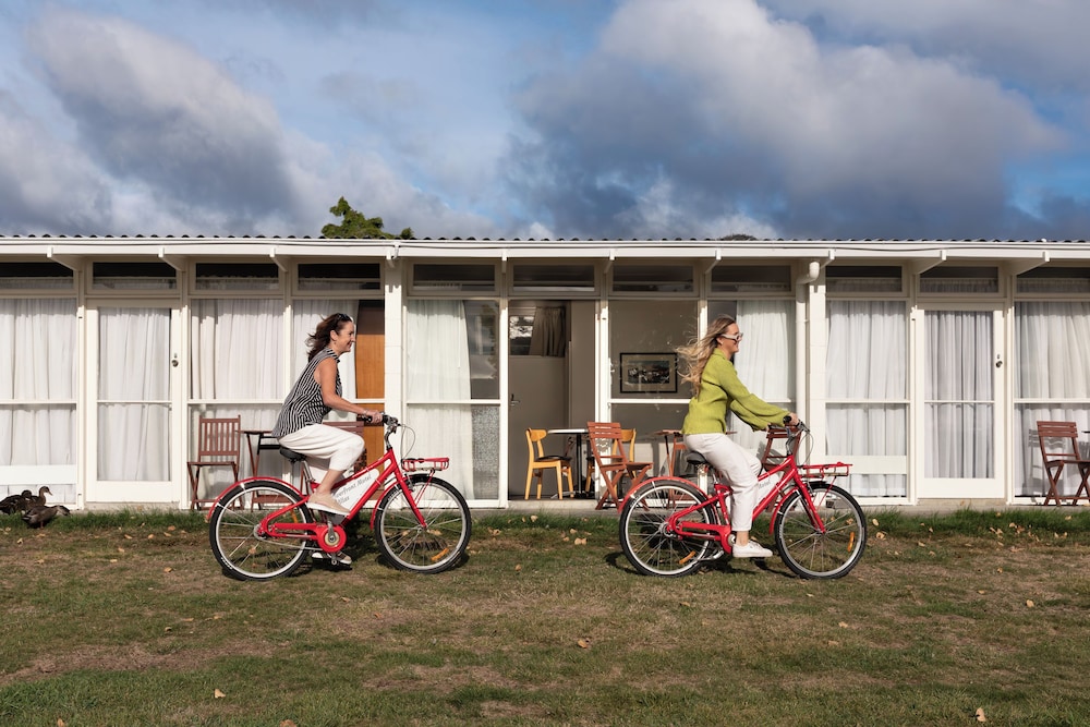Riverfront Motel & Villas 70/78