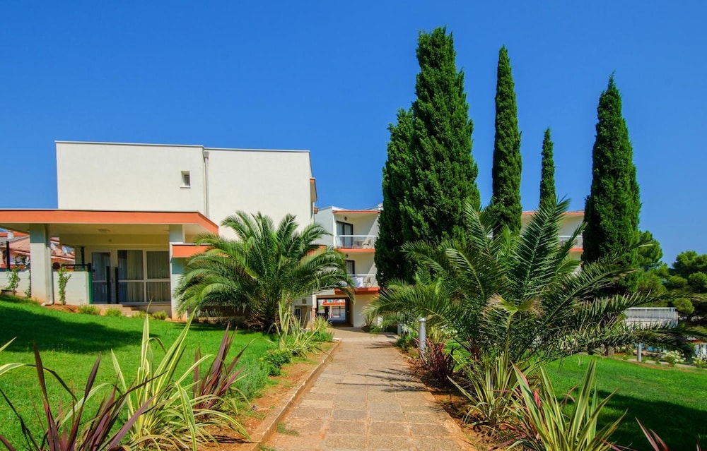 Centinera Resort 57/62