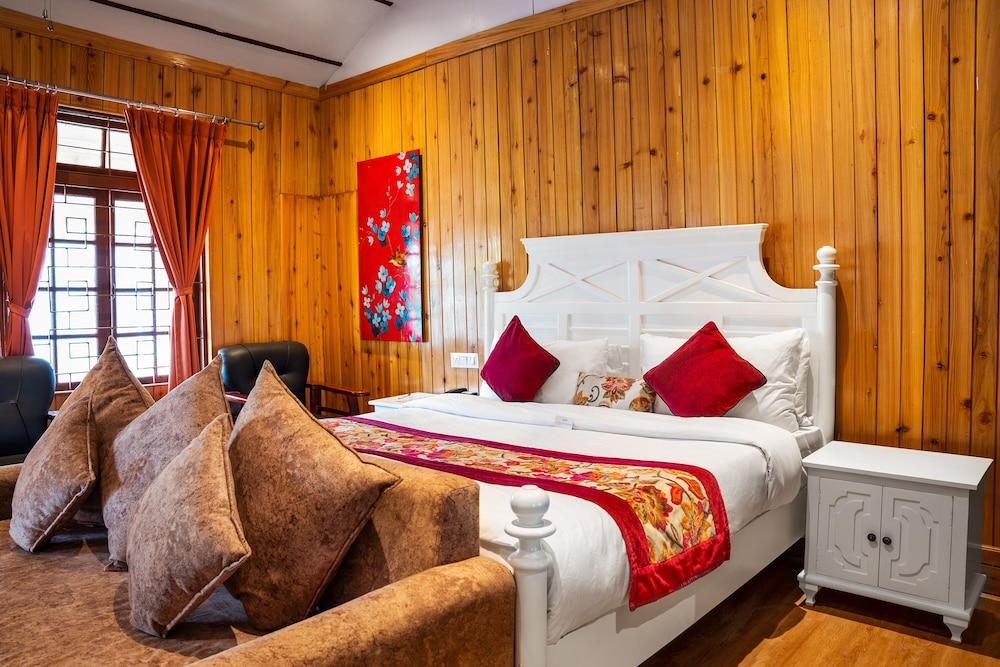Summit Barsana Resort and Spa 14/34