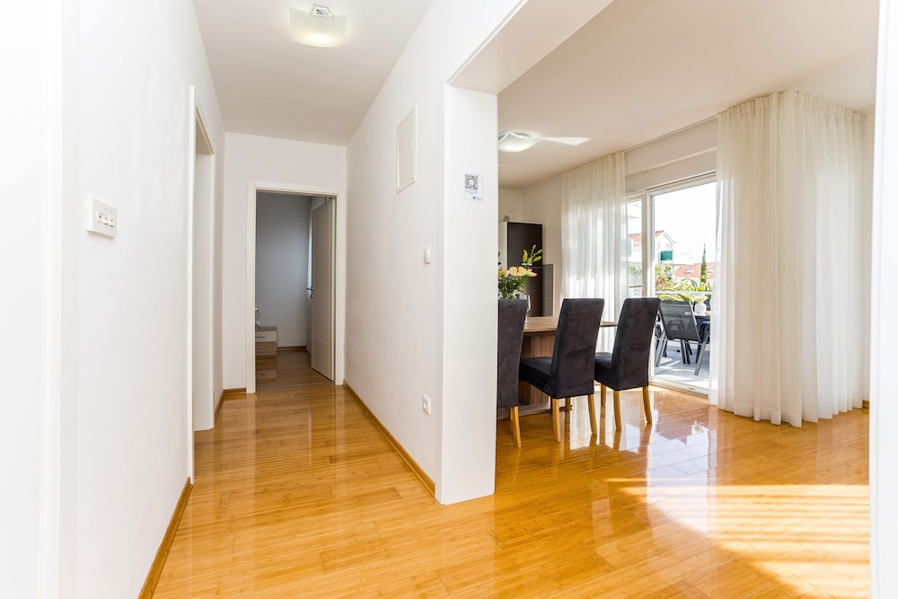 Summer Breeze Apartments 26/45