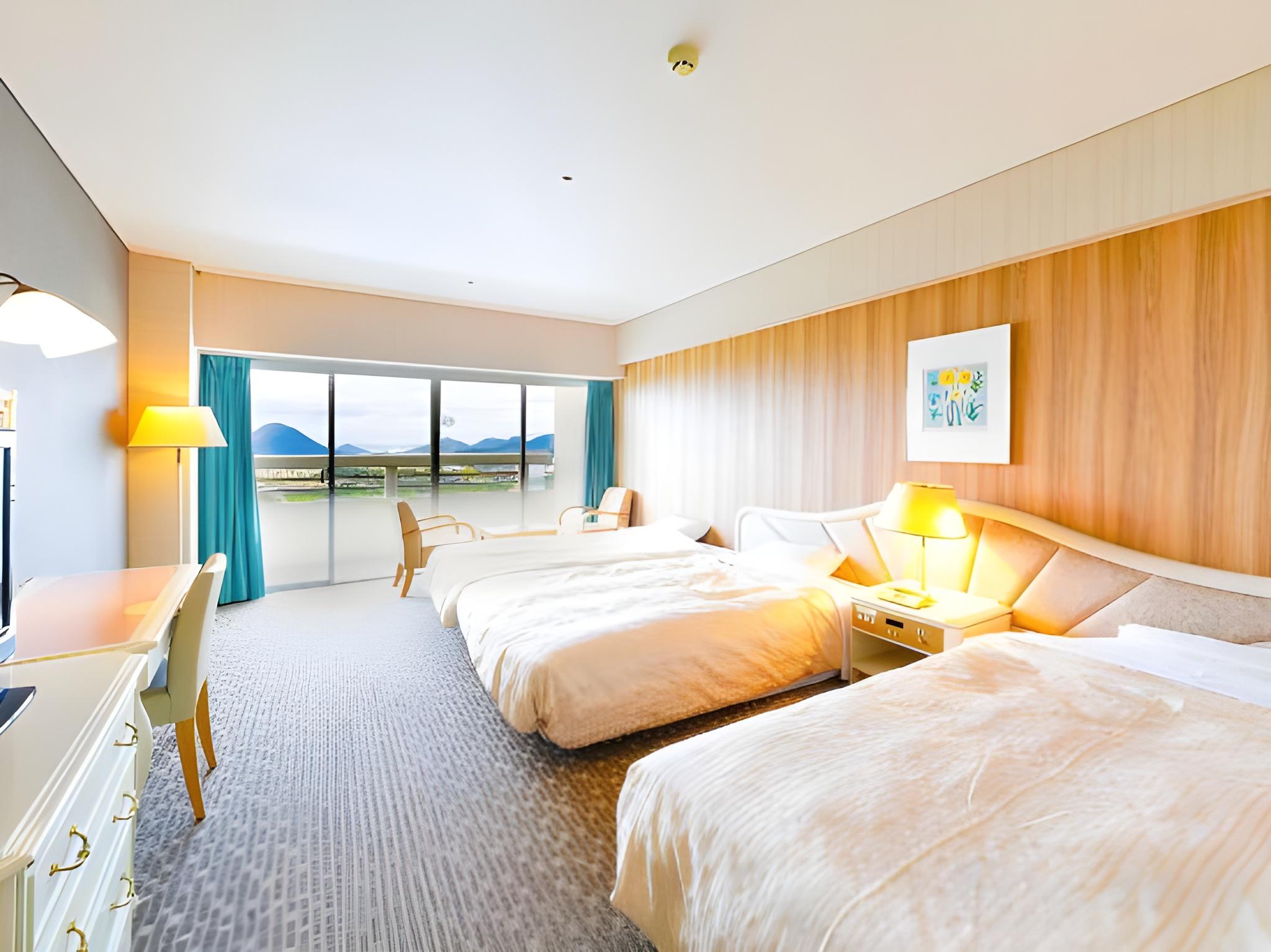 Interior, Semi Room, Superior, 2 Semi Double Beds, with View, Bathtub
