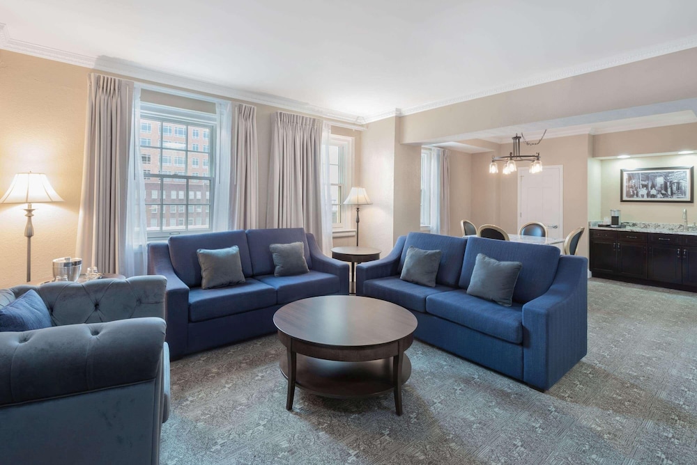 The Americus Hotel Trademark Collection by Wyndham 26/46