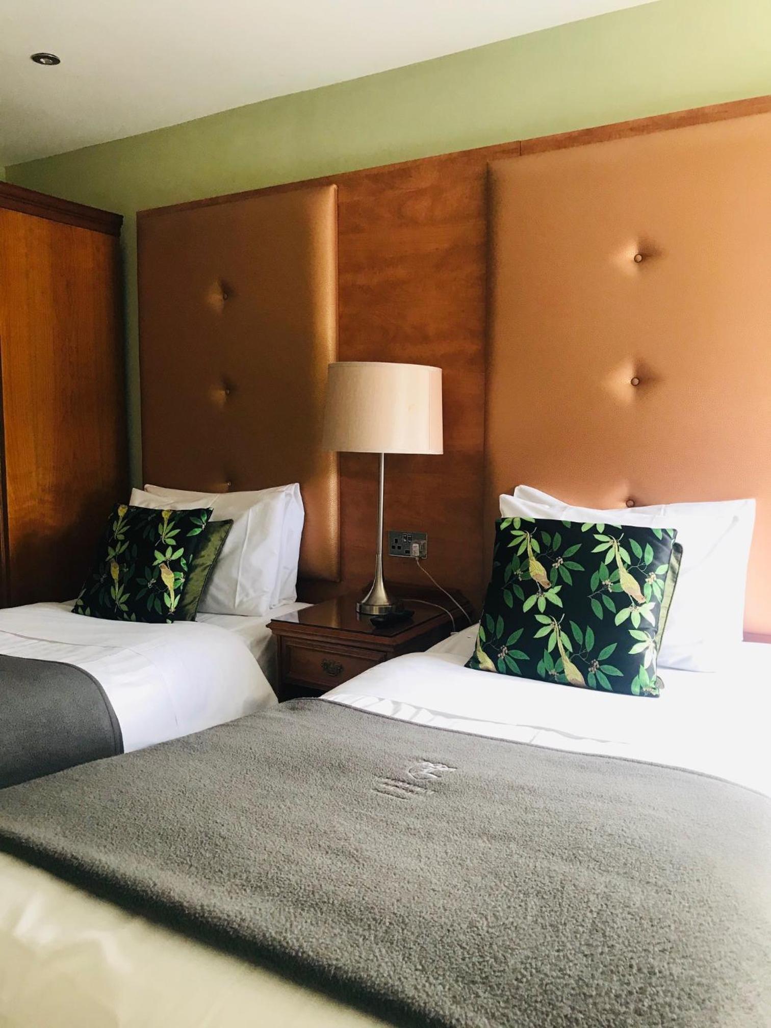 Room, Twin Beds
