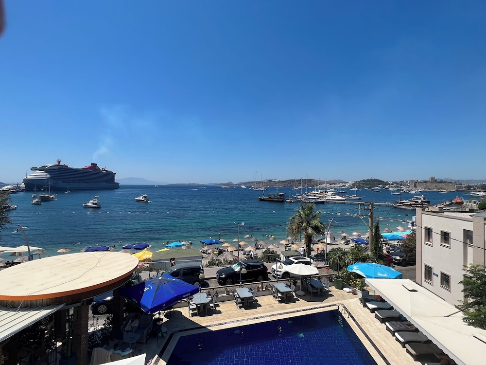 Akkan Beach Hotel 62/68