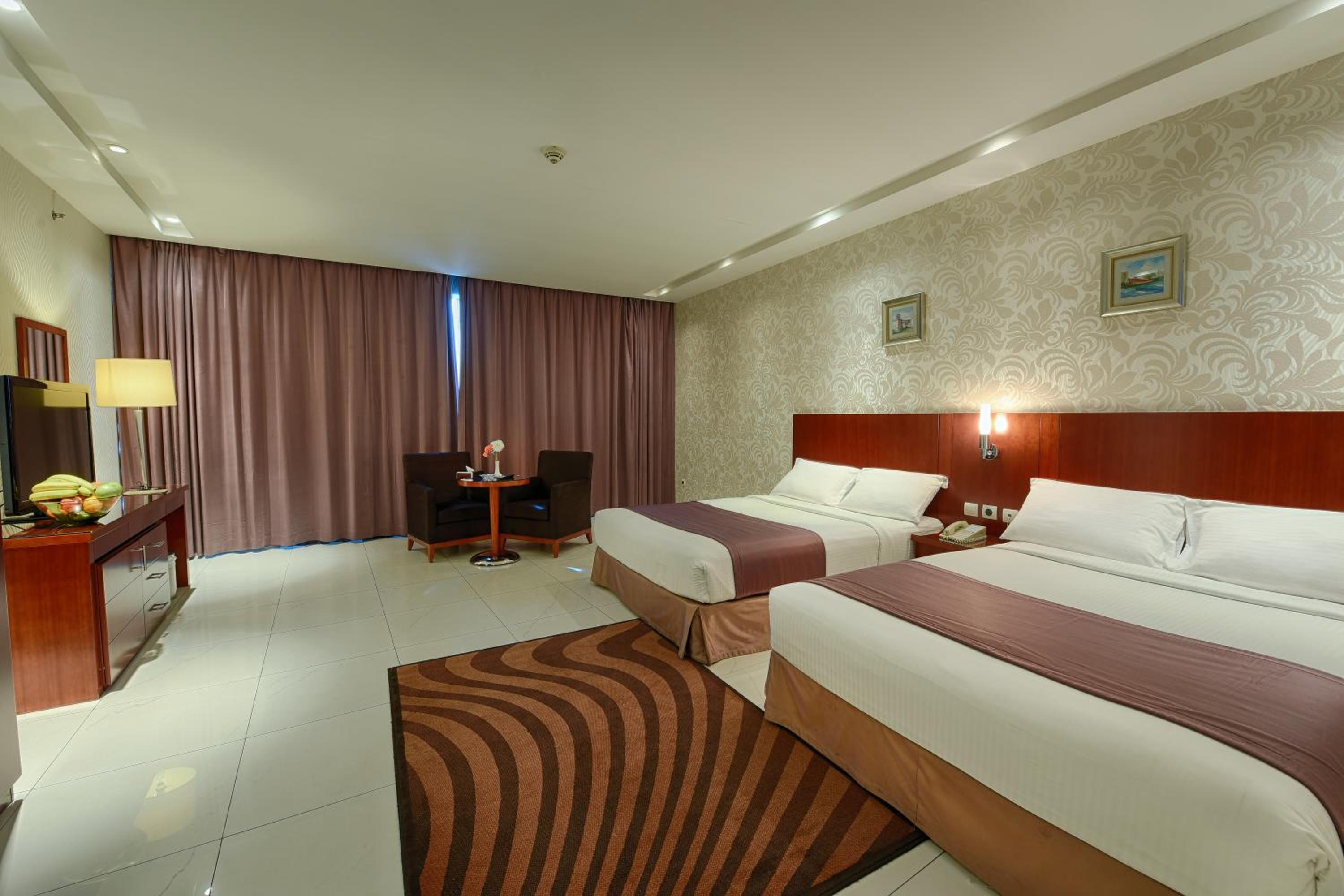 Deluxe, 2 Queen Beds
