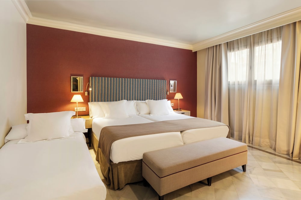 ROOM, TRIPLE