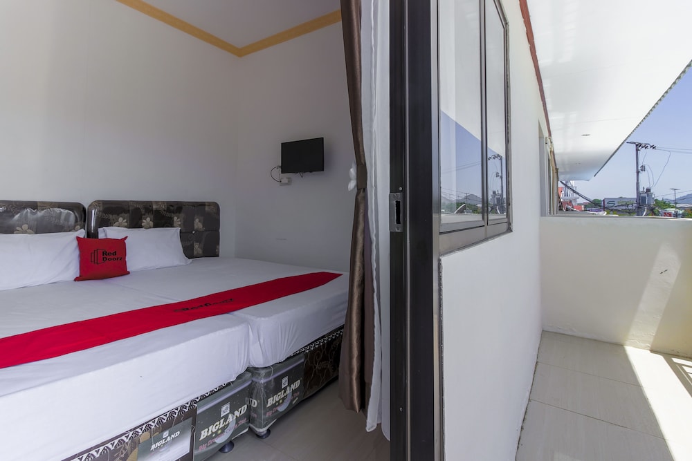 Reddoorz Near Sam Ratulangi Airport 8/23