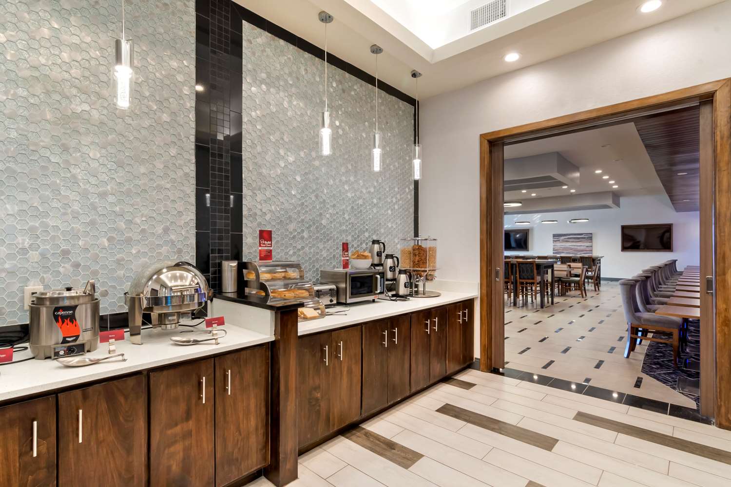 Best Western Premier Liberty Inn & Suites 37/48
