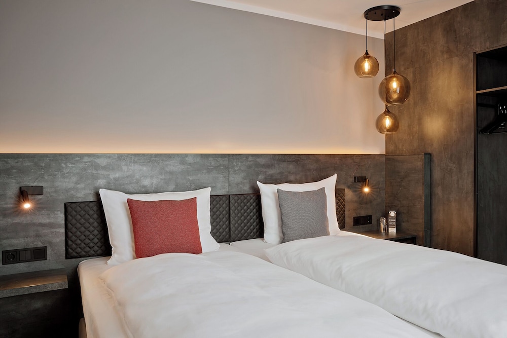 Junges Hotel Hamburg 18/50