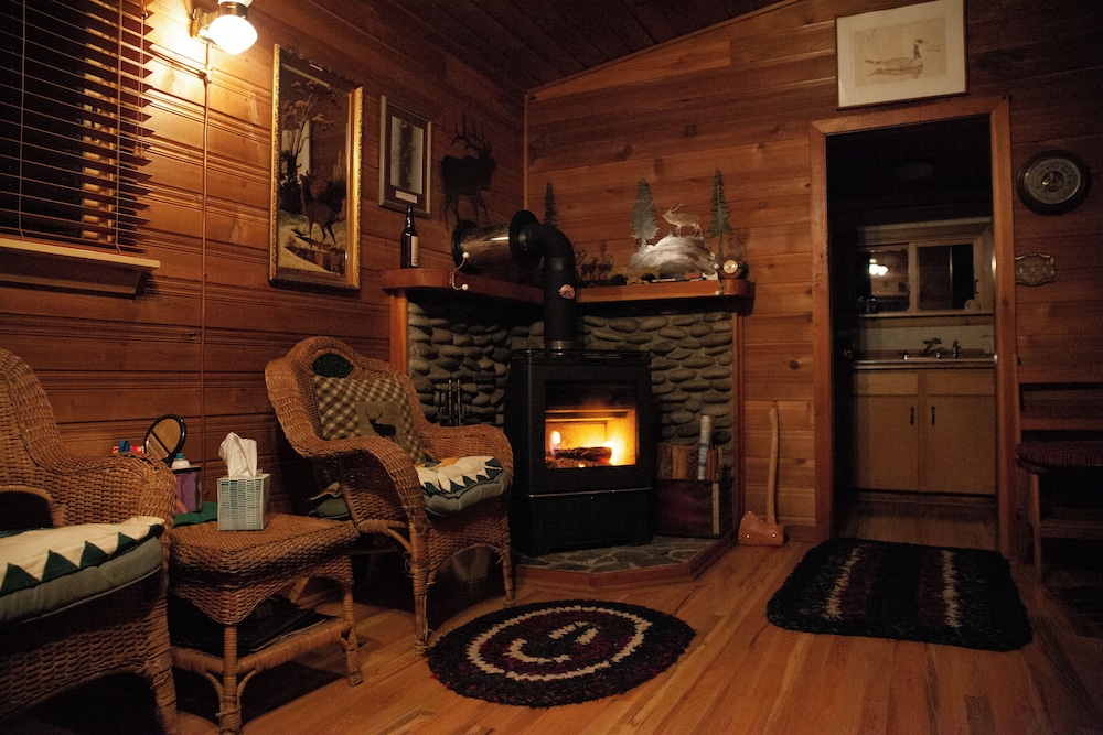 MapleRidge House: A BnB For All Seasons 16/50