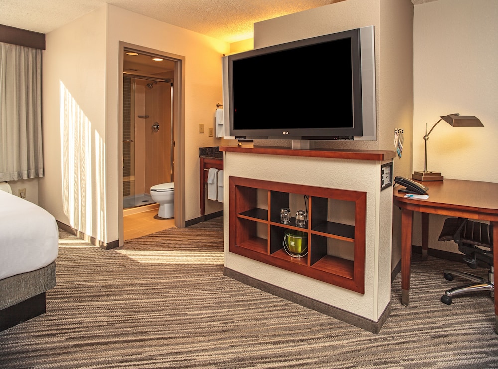 Hyatt Place Cincinnati/Blue Ash 27/28