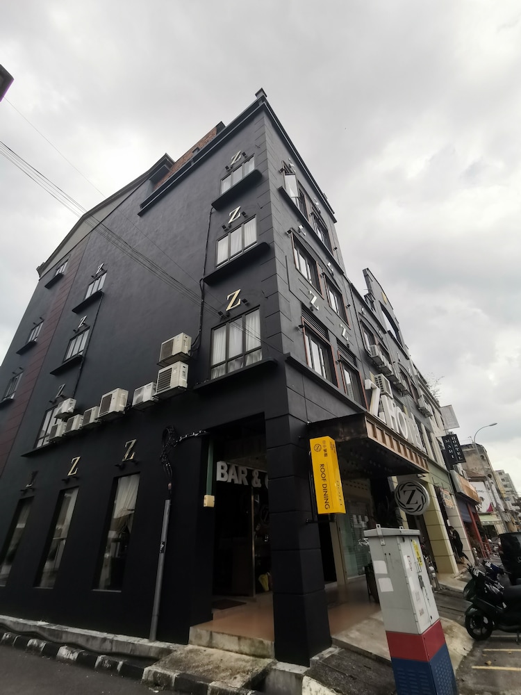 Z Hotel 4/50