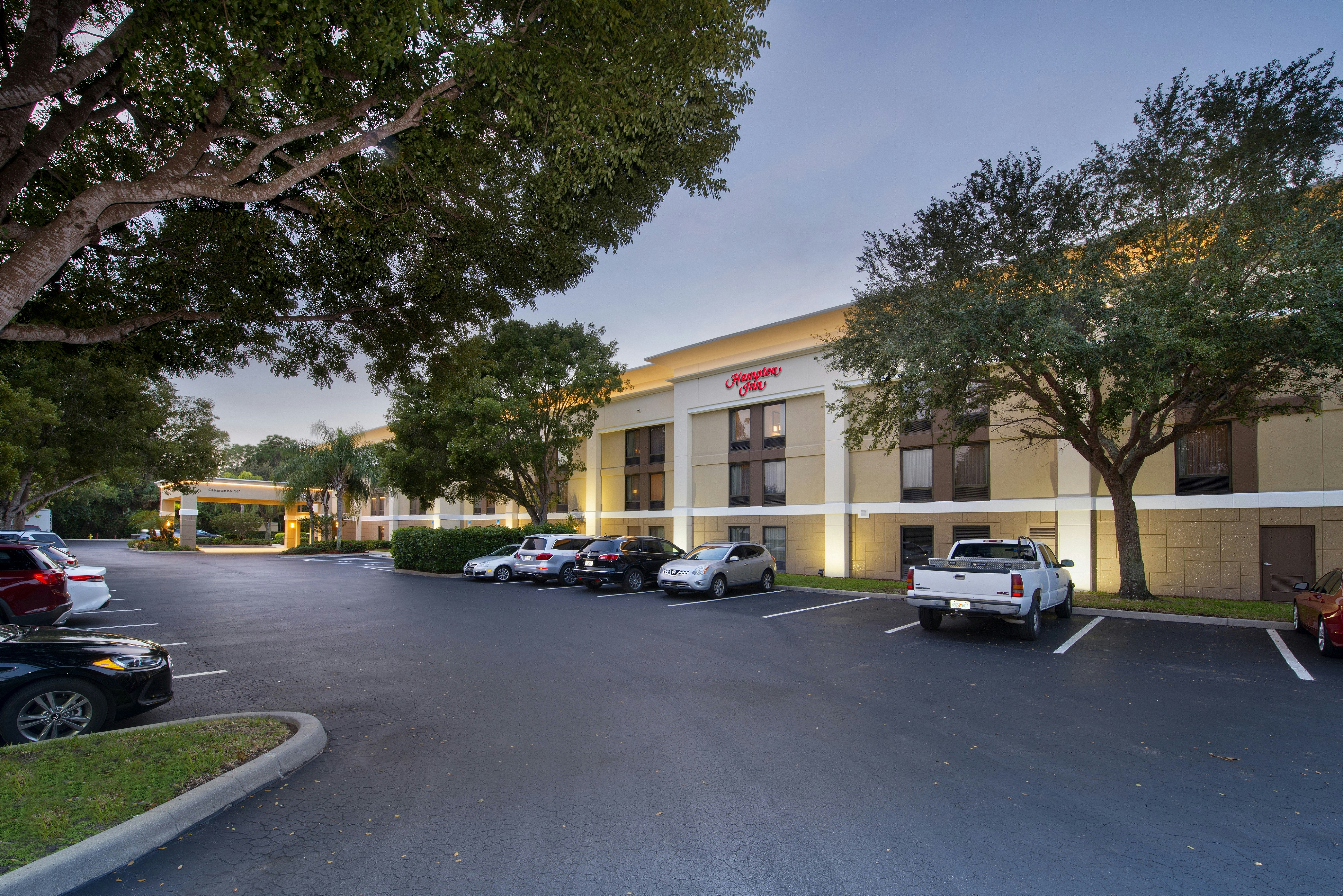 HAMPTON INN NAPLES I-75 51/59