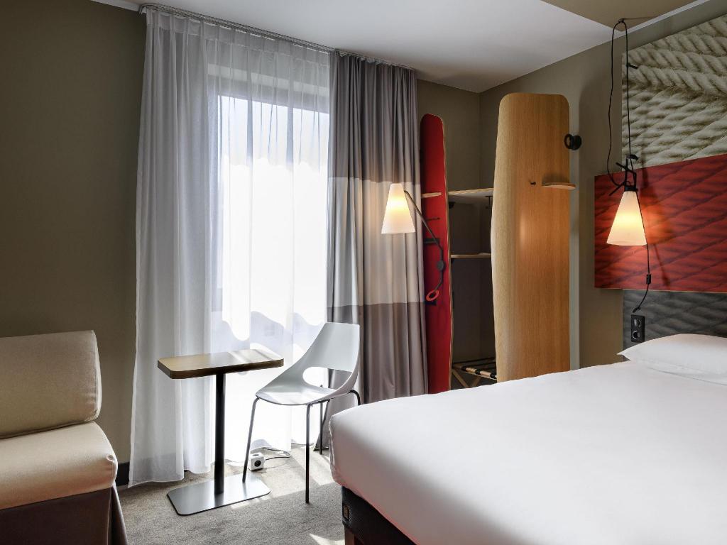 Family, 1 Double and 3 Single Beds, Accessible
