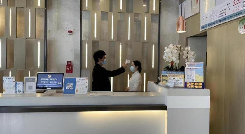 Echarm Hotel (Kunming Railway Station Huancheng South Road Metro Station) 8/50