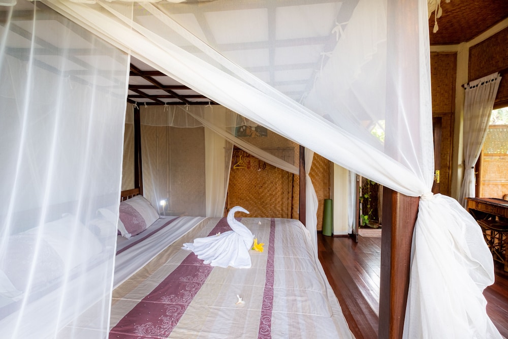 Villa Manuk 4/50