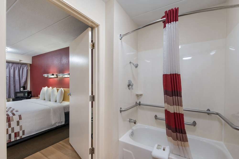 Red Roof Inn Philadelphia - Trevose 13/46