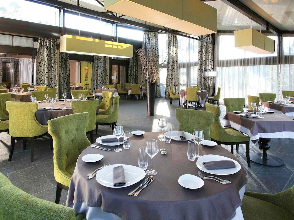 Mercure Brignoles Golf de Barbaroux and Spa 55/73