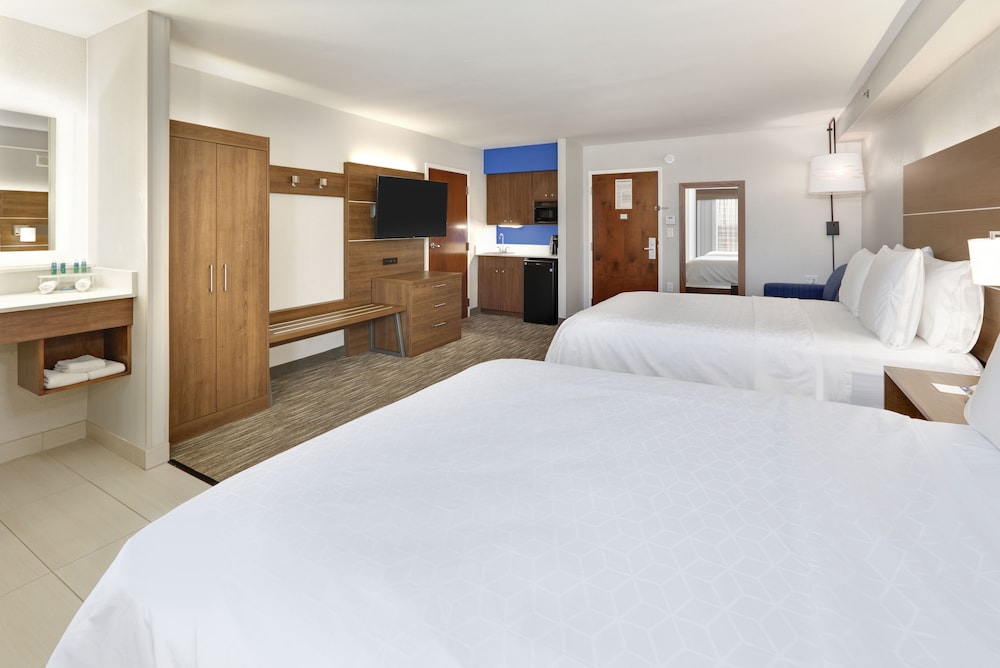 Suite, 2 Double Beds, Extra Floor Space