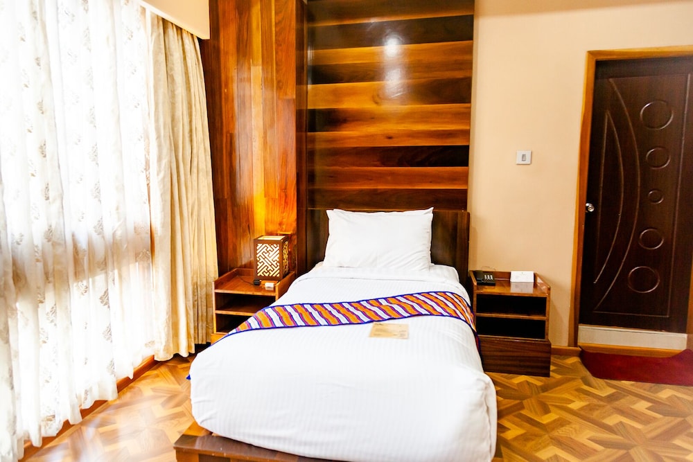 Tara Phendeyling Hotel 7/40